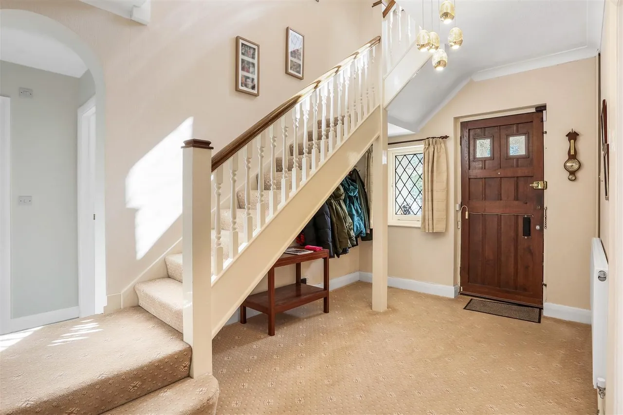 Southway, Carshalton Beeches, Surrey, SM5 4HP, photo 5