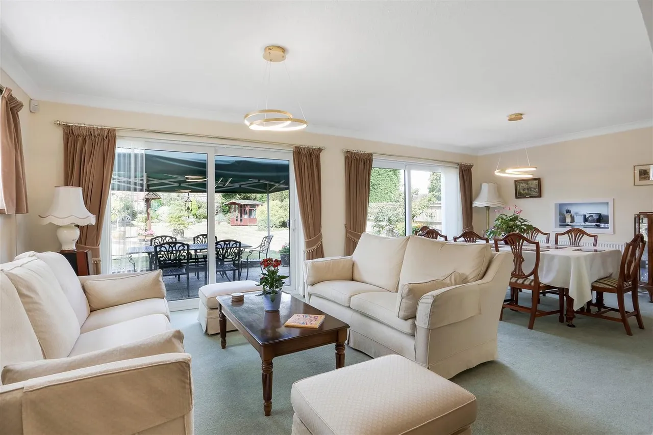 Southway, Carshalton Beeches, Surrey, SM5 4HP, photo 10