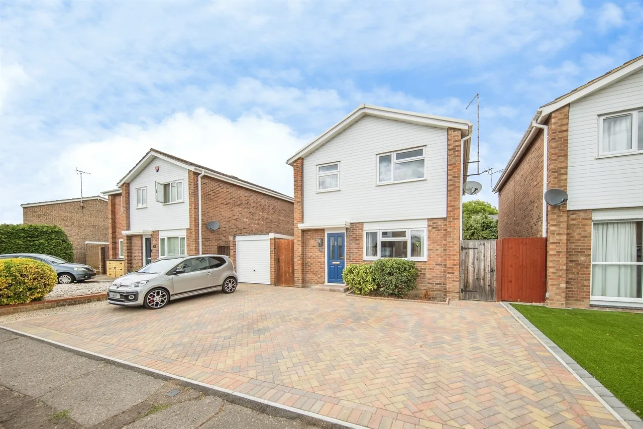 3 bed house for sale — Bristol Road, Colchester