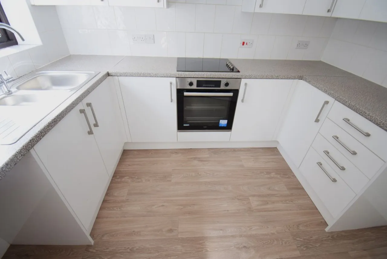 Naylor Avenue, Kempston, MK42, photo 5