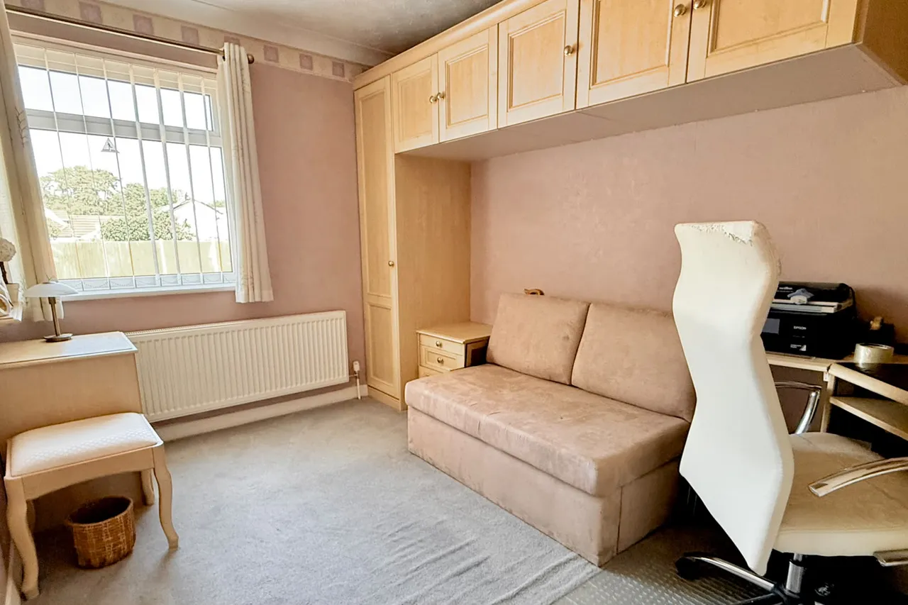 Pine Manor Road, Ashley Heath, BH24, photo 16