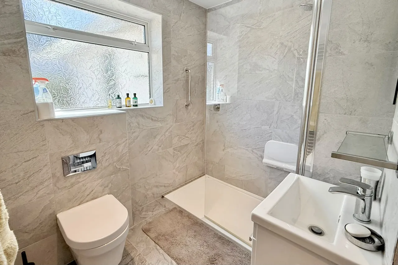 Pine Manor Road, Ashley Heath, BH24, photo 17