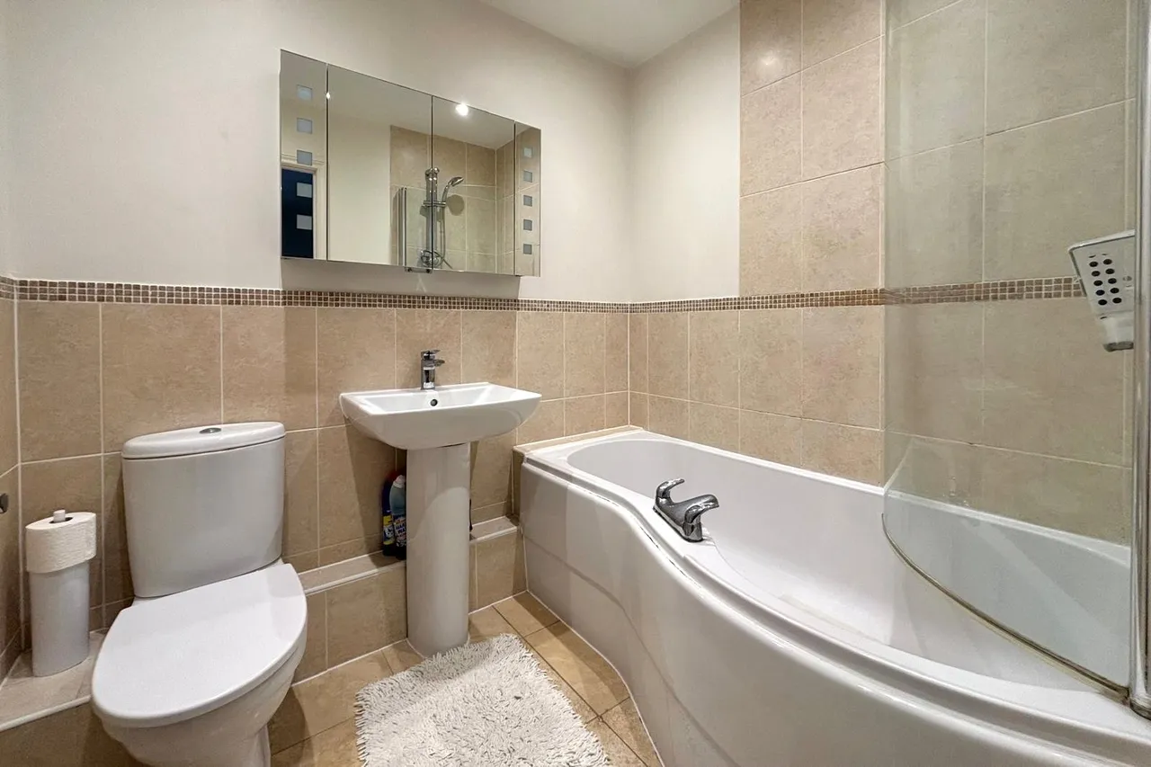 Beales Lane, Wrecclesham, Farnham, Surrey, GU10 4PY, photo 5