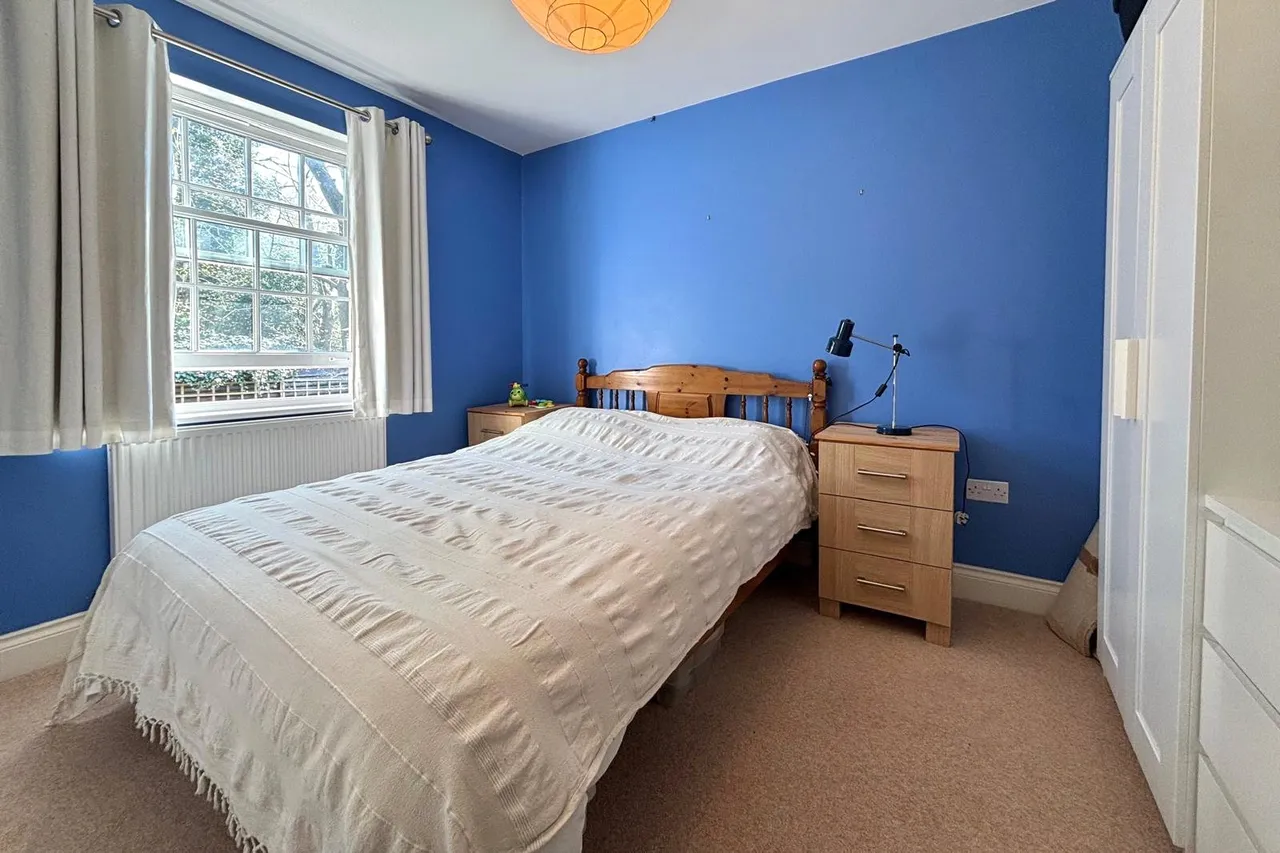 Beales Lane, Wrecclesham, Farnham, Surrey, GU10 4PY, photo 8