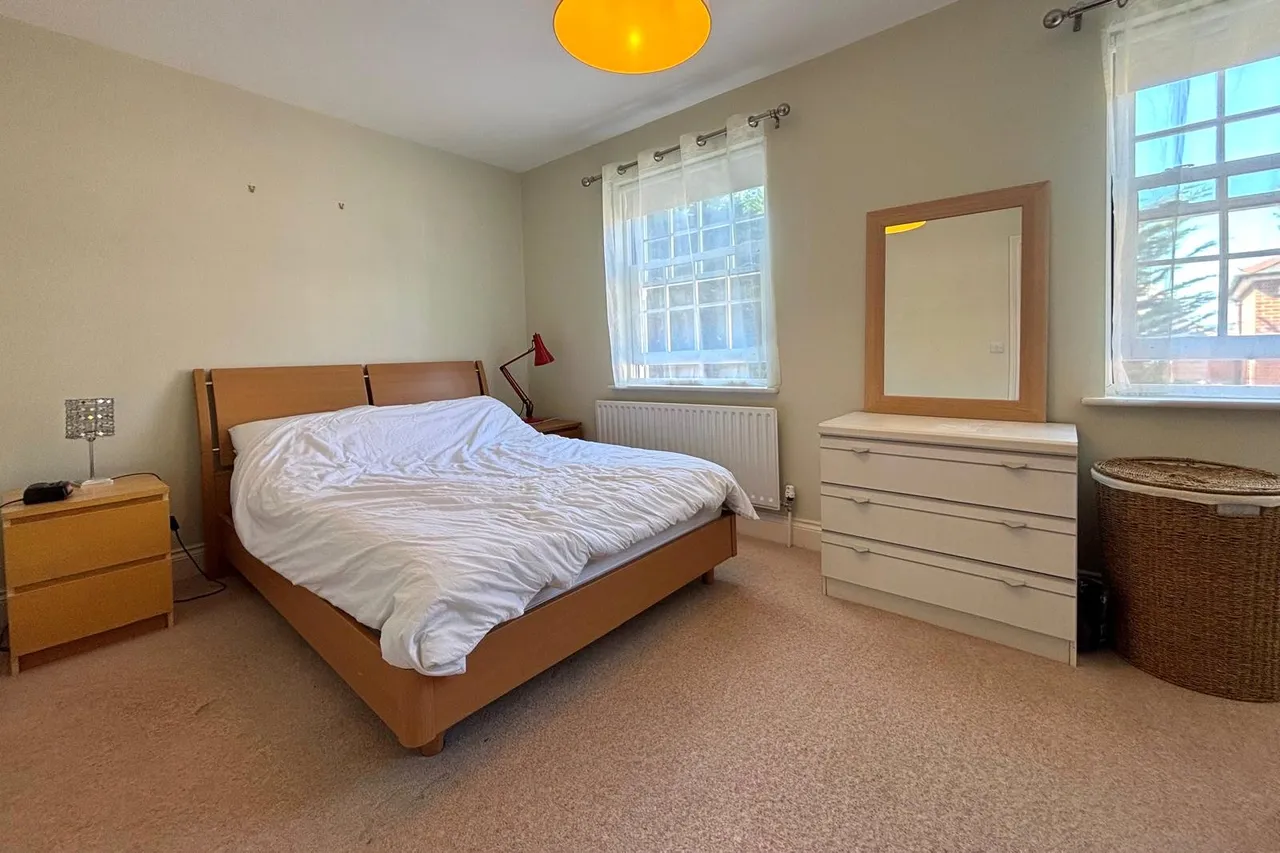 Beales Lane, Wrecclesham, Farnham, Surrey, GU10 4PY, photo 4