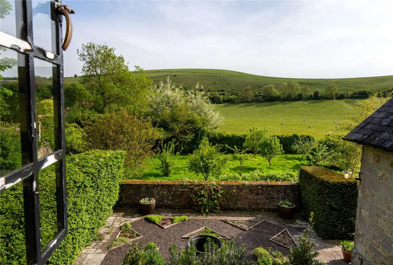 School Lane, Melbury Abbas, SP7, photo 17