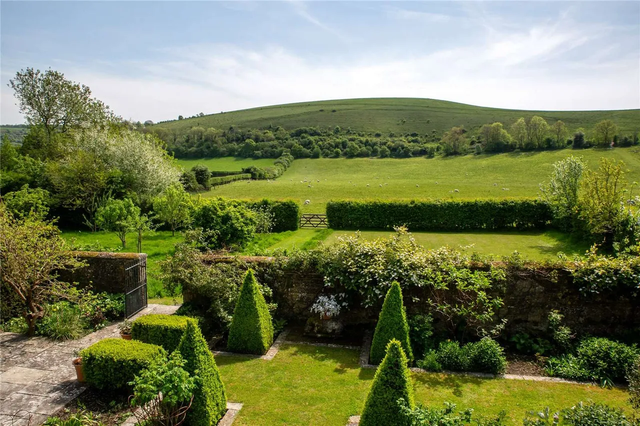 School Lane, Melbury Abbas, SP7, photo 3