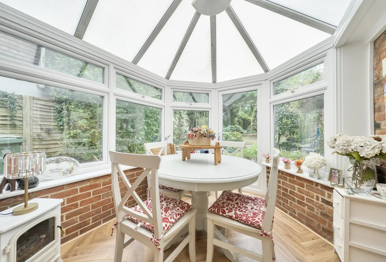 London Road, Kent, Dunton Green, TN13 2TJ, photo 4