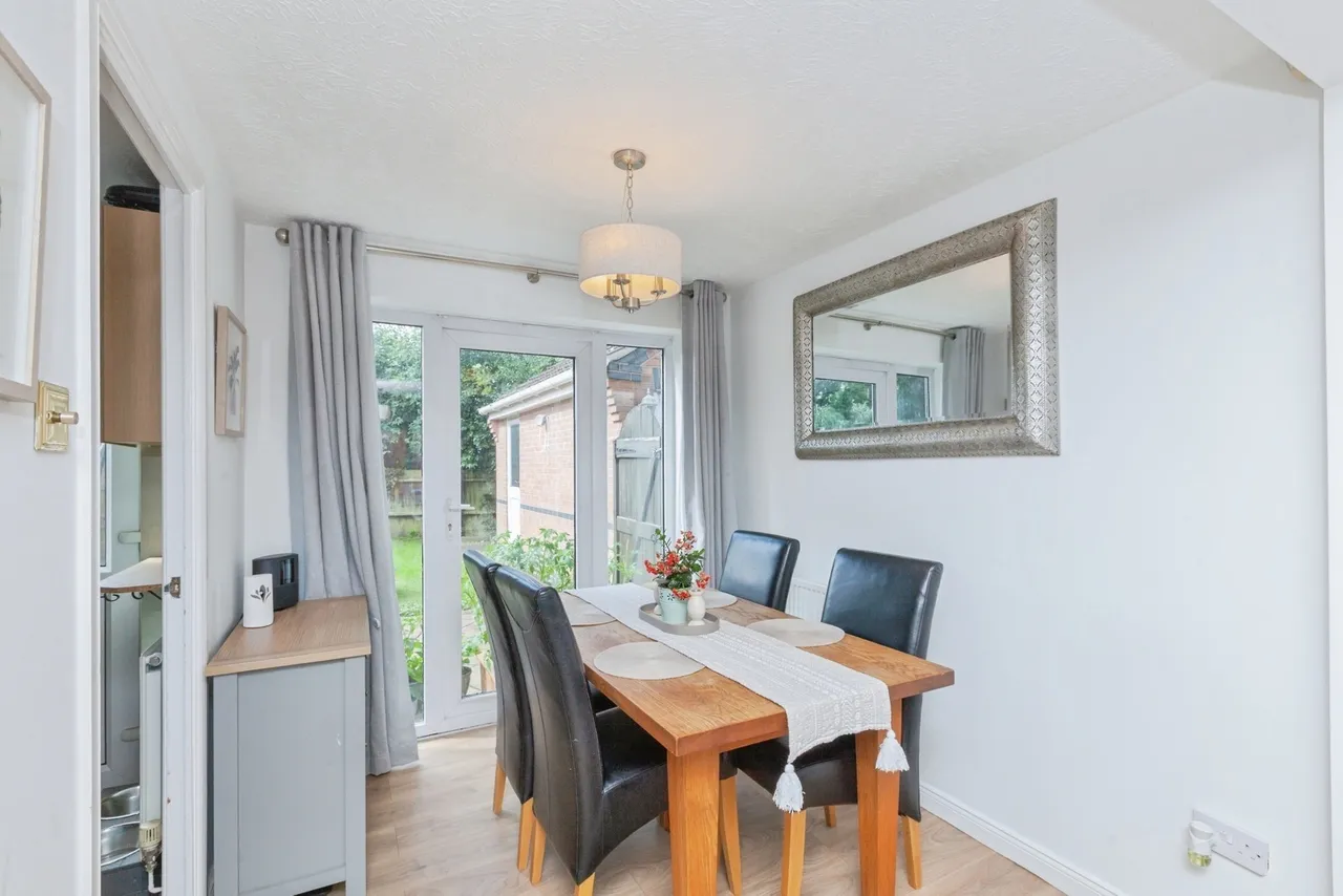 Gale Close, Lutterworth, LE17, photo 6