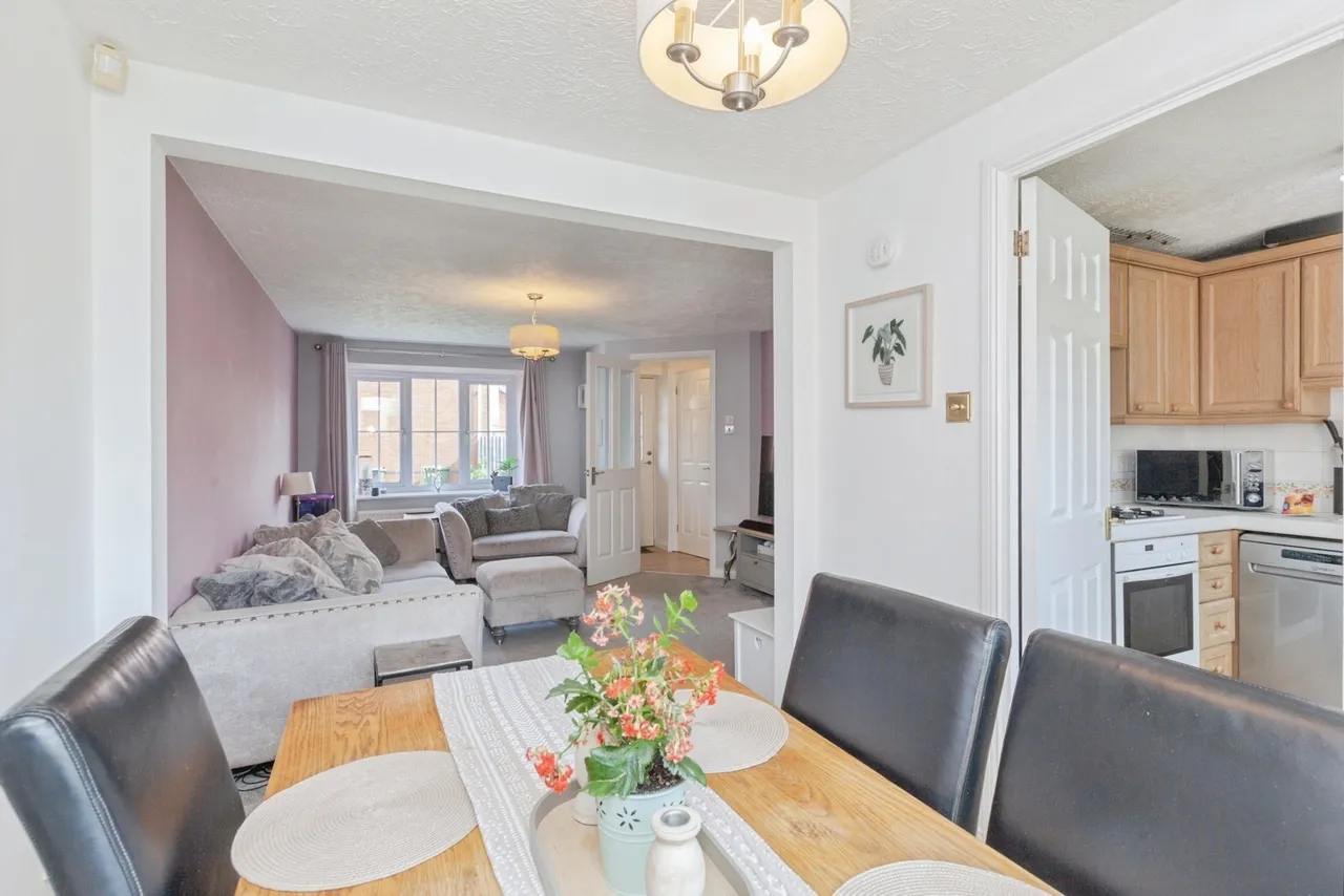 Gale Close, Lutterworth, LE17, photo 3
