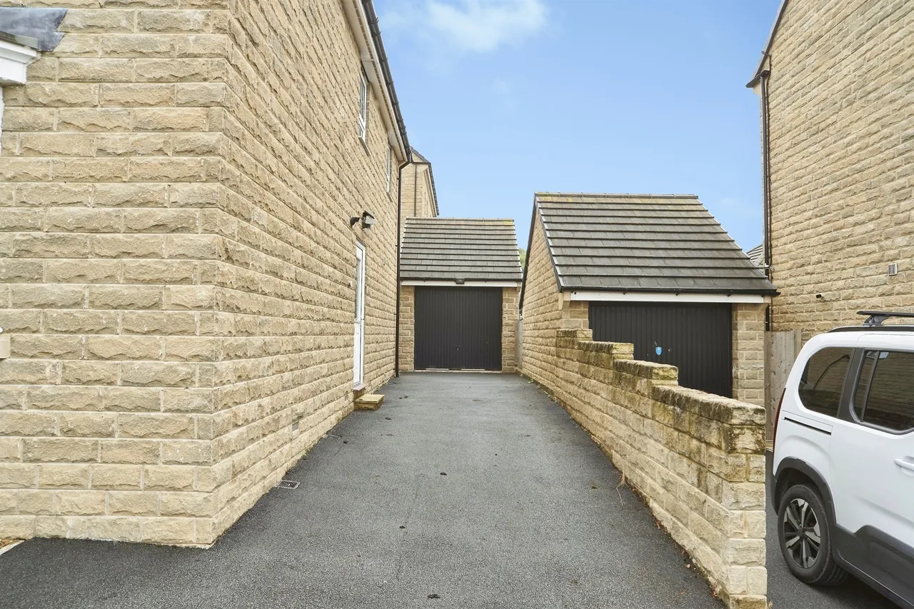 Hewenden Drive, Cullingworth, BD13, photo 21