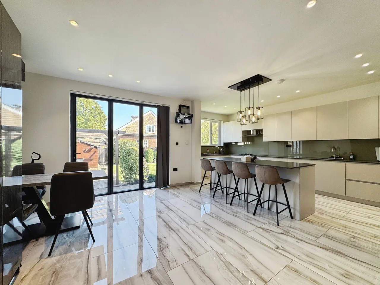 Broadfields Avenue, Edgware, HA8, photo 3