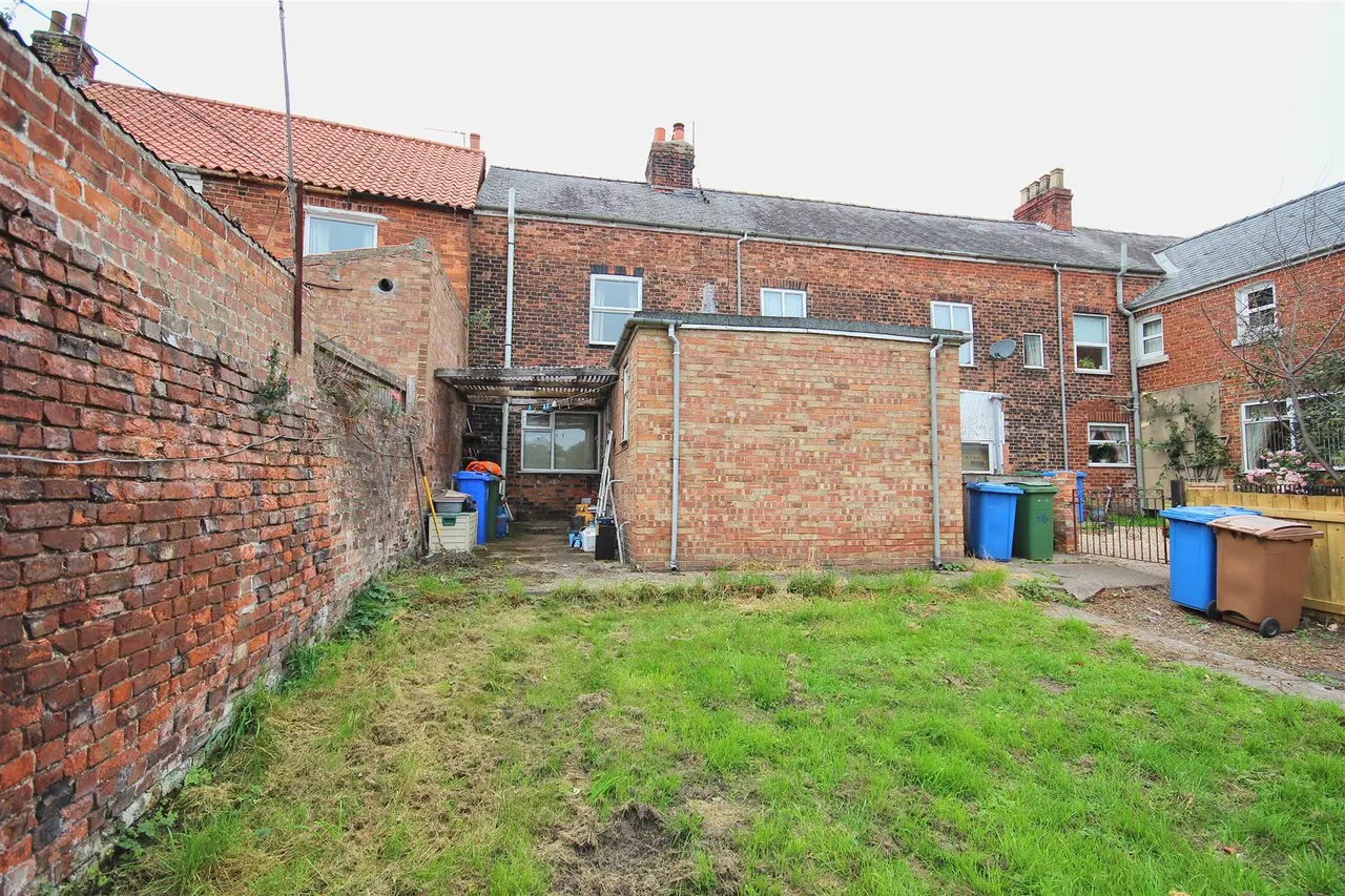 Hornsea Road, Aldbrough, photo 9