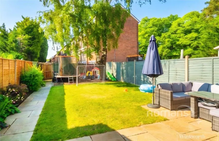 Mitcham Road, Camberley, GU15, photo 10