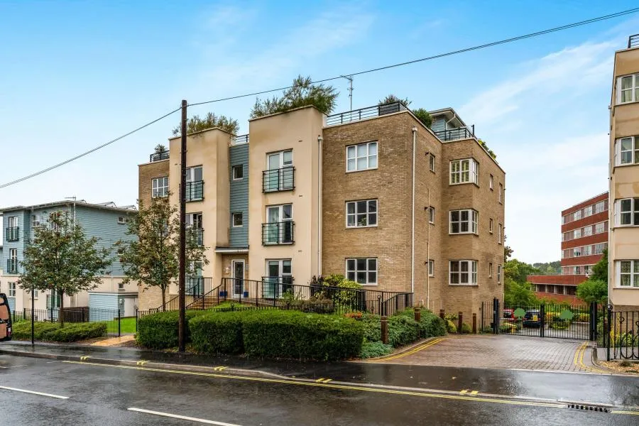 2 bed flat to rent, Coxford Road, Southampton, SO16