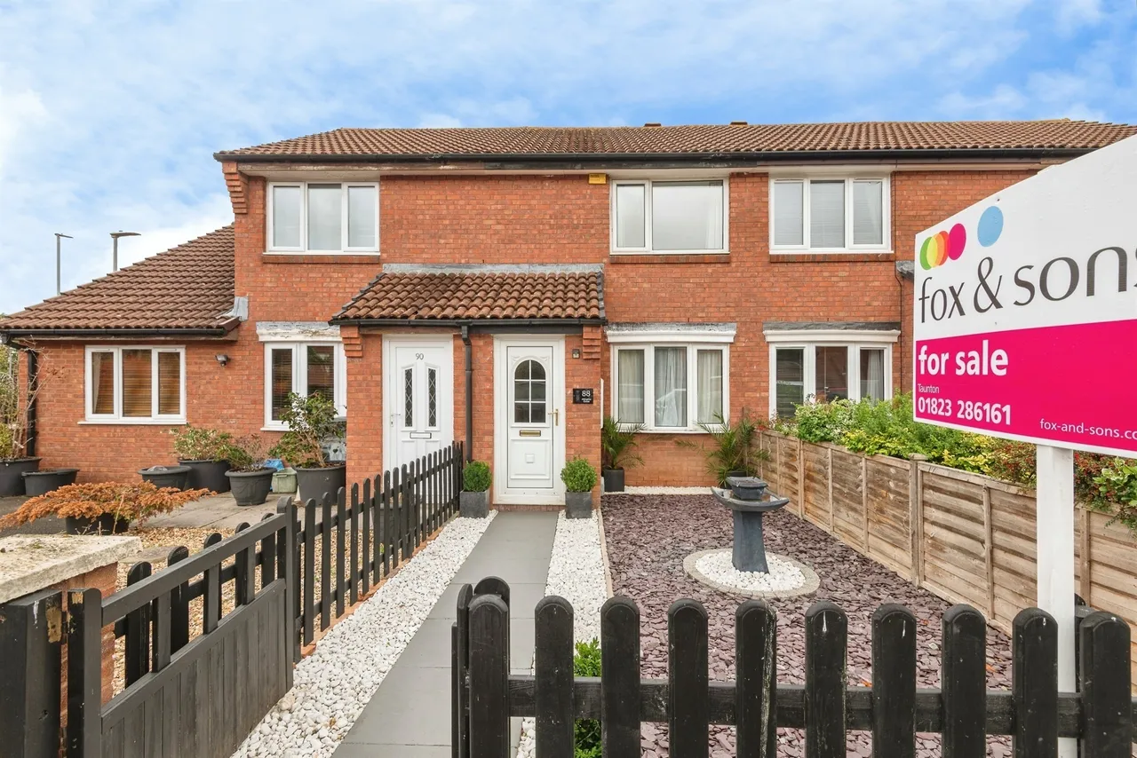 2 bed house for sale, Allington Close, Taunton, TA1