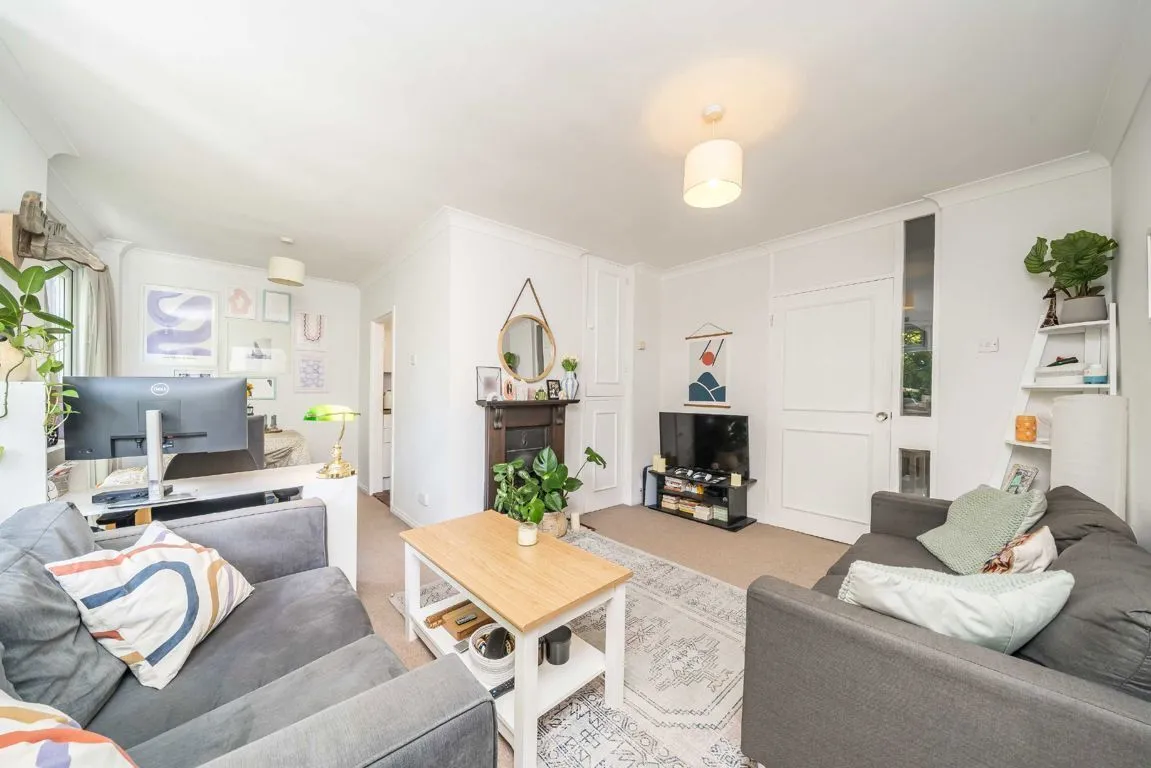 Bassingham Road, SW18, photo 4