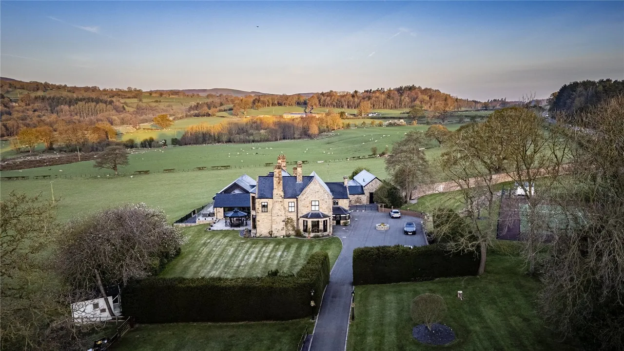 Denbigh Road, Rhydymwyn, CH7, photo 2