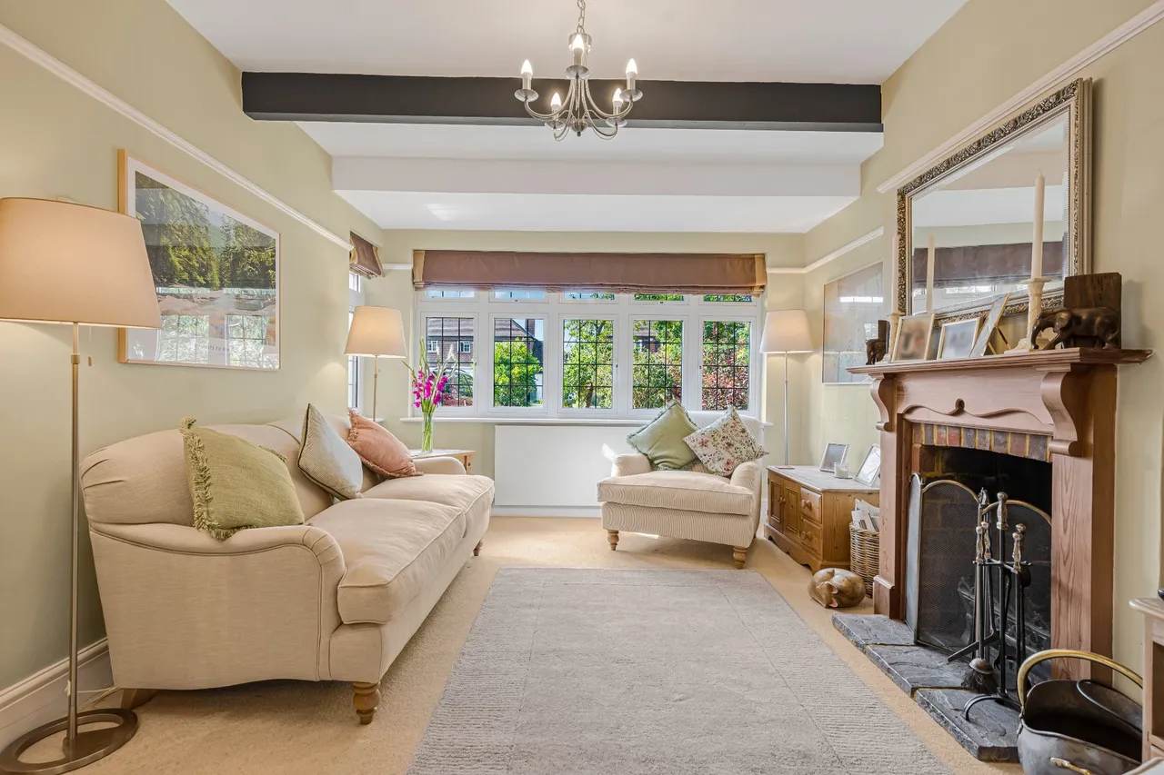Ashley Park Crescent, Walton-On-Thames, KT12, photo 20