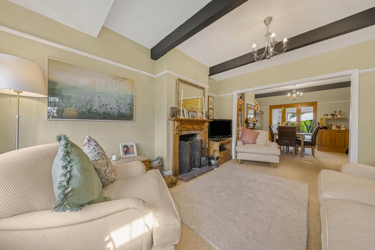 Ashley Park Crescent, Walton-On-Thames, KT12, photo 22
