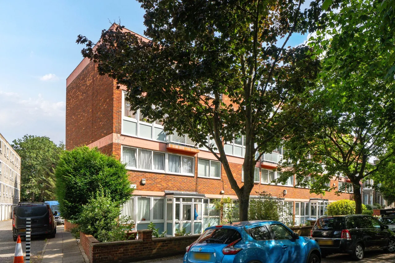 3 bed flat for sale — St. Johns Park, SE3