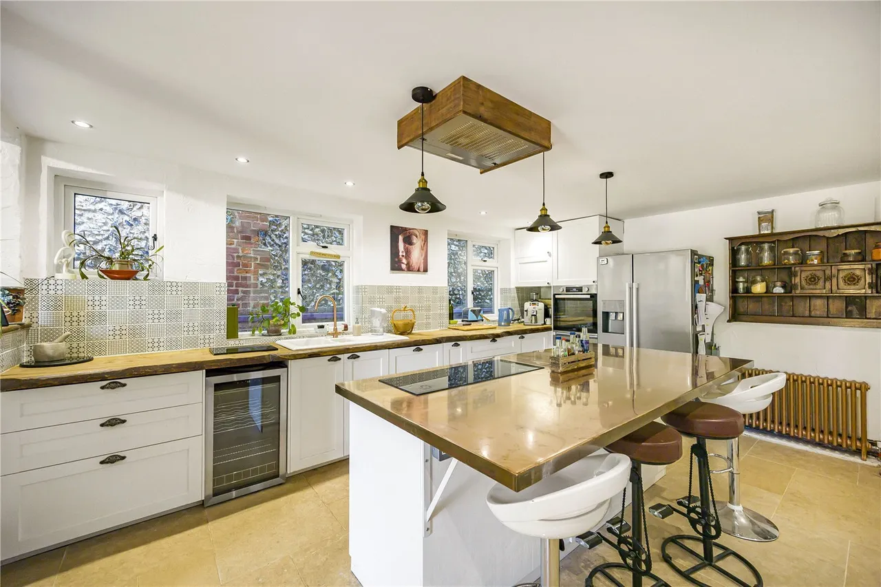 Bolter End Lane, Wheeler End, HP14, photo 15