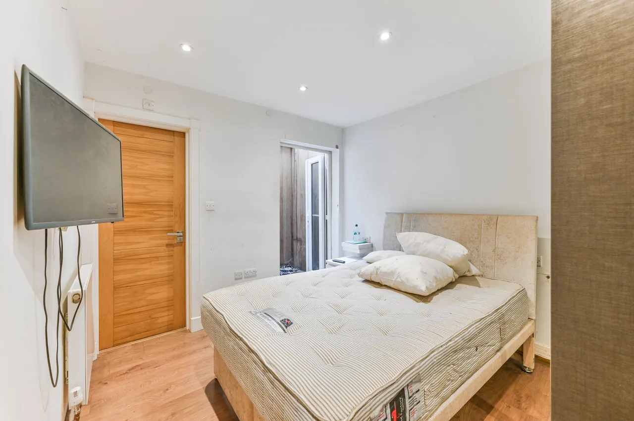 flat to rent — Room 1, 846A London Road, Thornton Heath