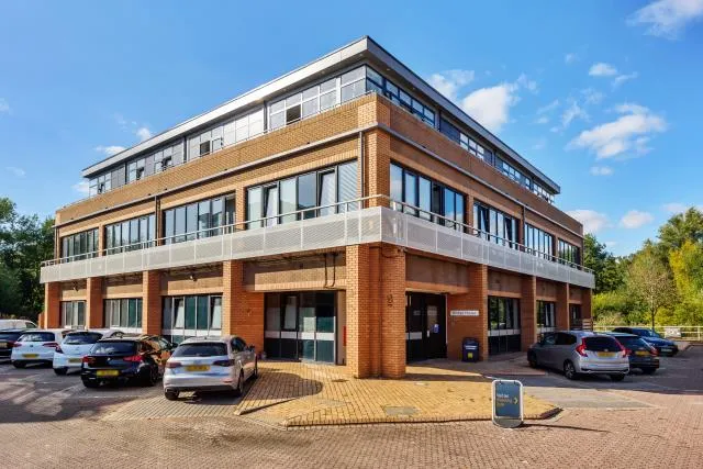 Overbridge Square, Newbury, RG14, photo 5