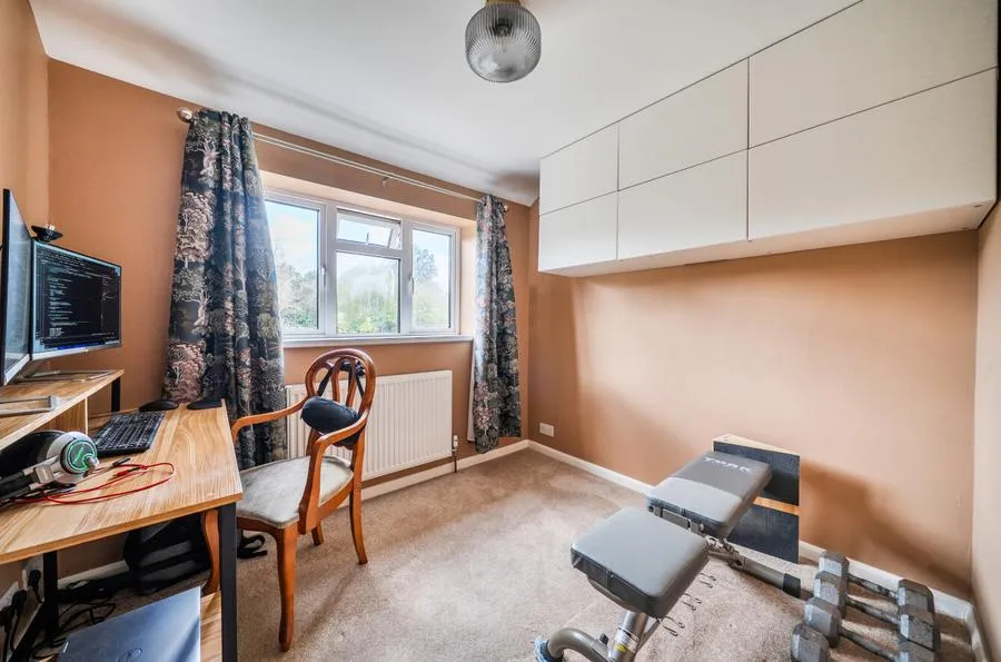 Red Rose, Binfield, RG42, photo 8