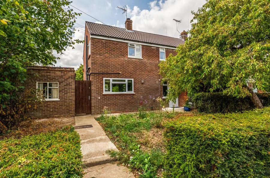 Red Rose, Binfield, RG42, photo 5