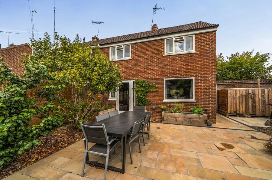 Red Rose, Binfield, RG42, photo 16