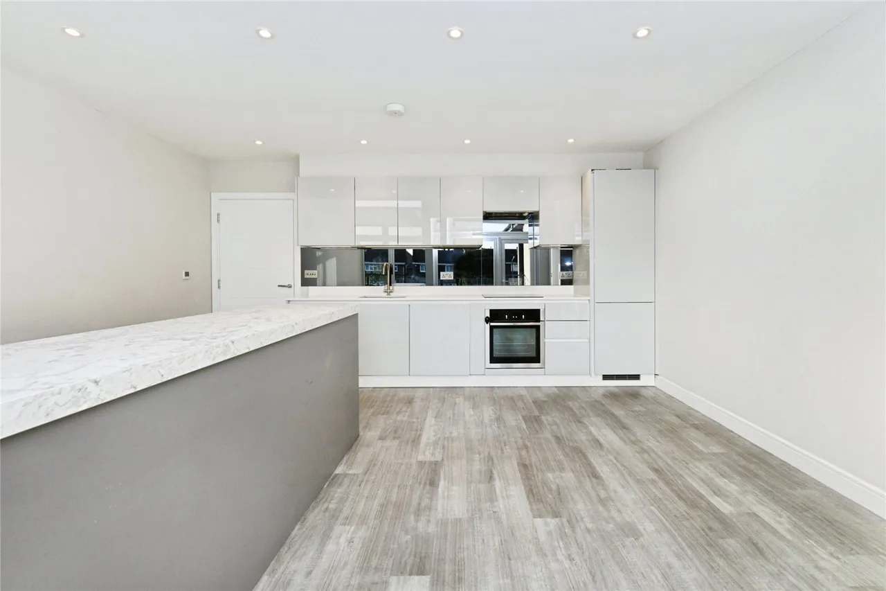 Down Hall Road, Rayleigh, Essex, SS6, photo 3