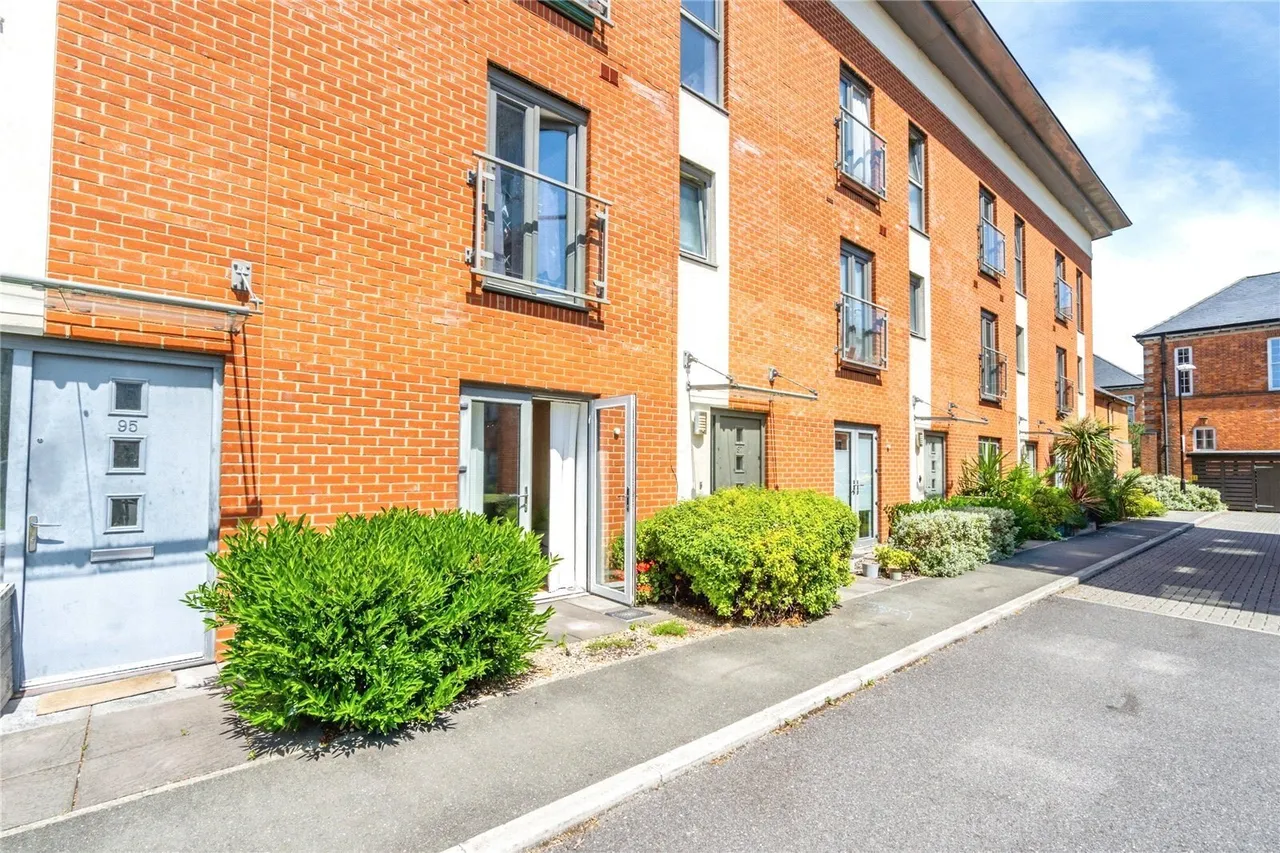 Longley Road, Chichester, PO19, photo 16