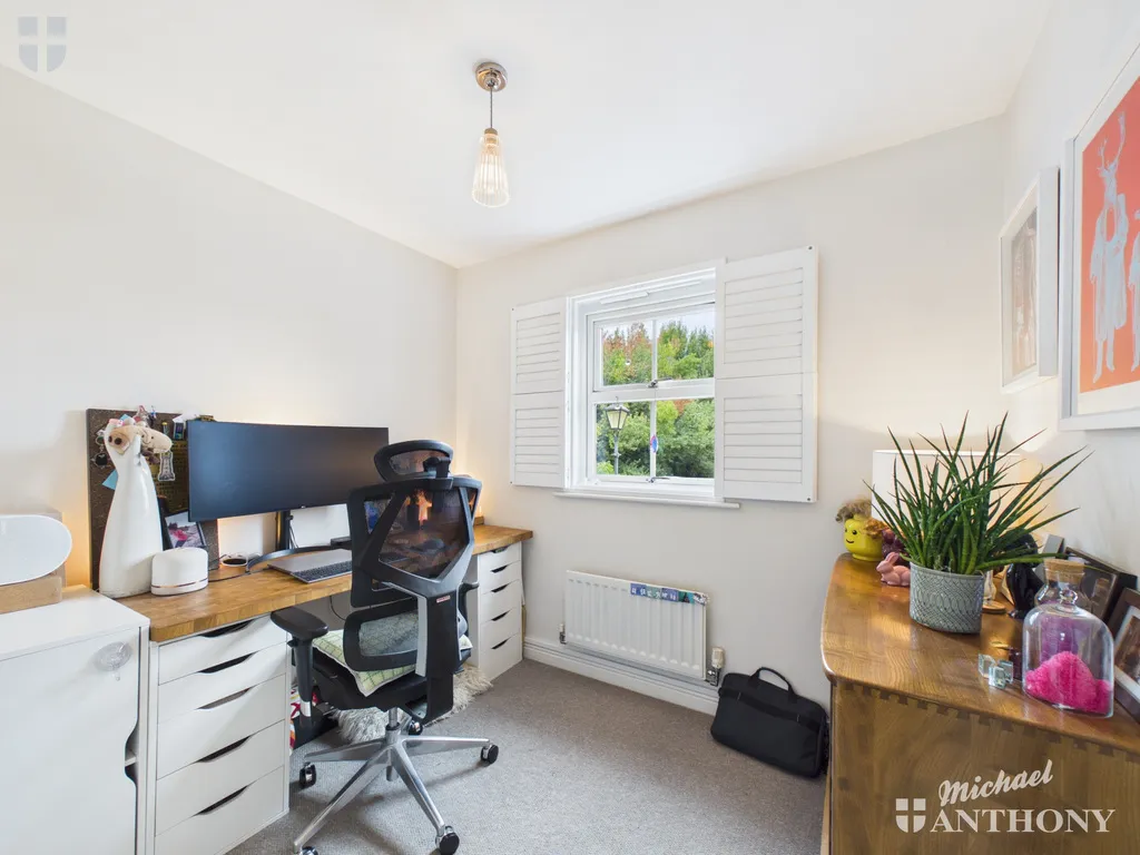 Lodge Path, Aylesbury, HP19, photo 8