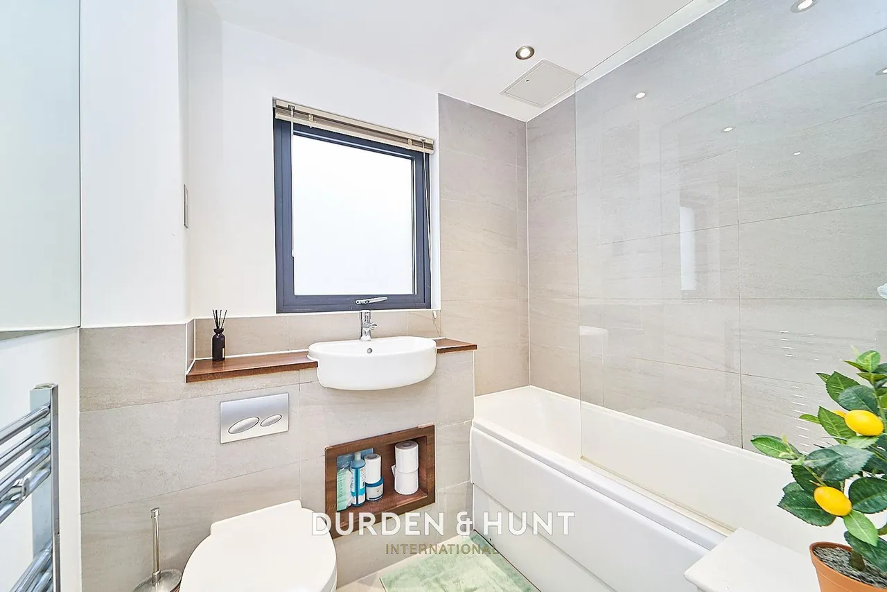 The Broadway, Loughton, IG10, photo 10