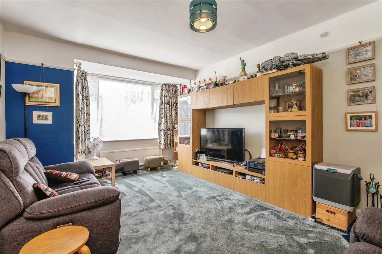 Thomas Bata Avenue, East Tilbury, Tilbury, Essex, RM18, photo 2