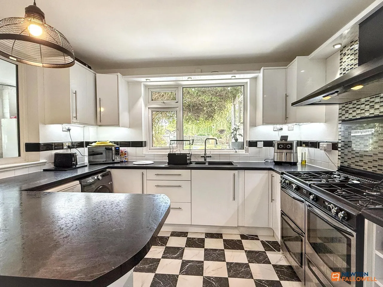 Broom Leys Road, Coalville, LE67, photo 14
