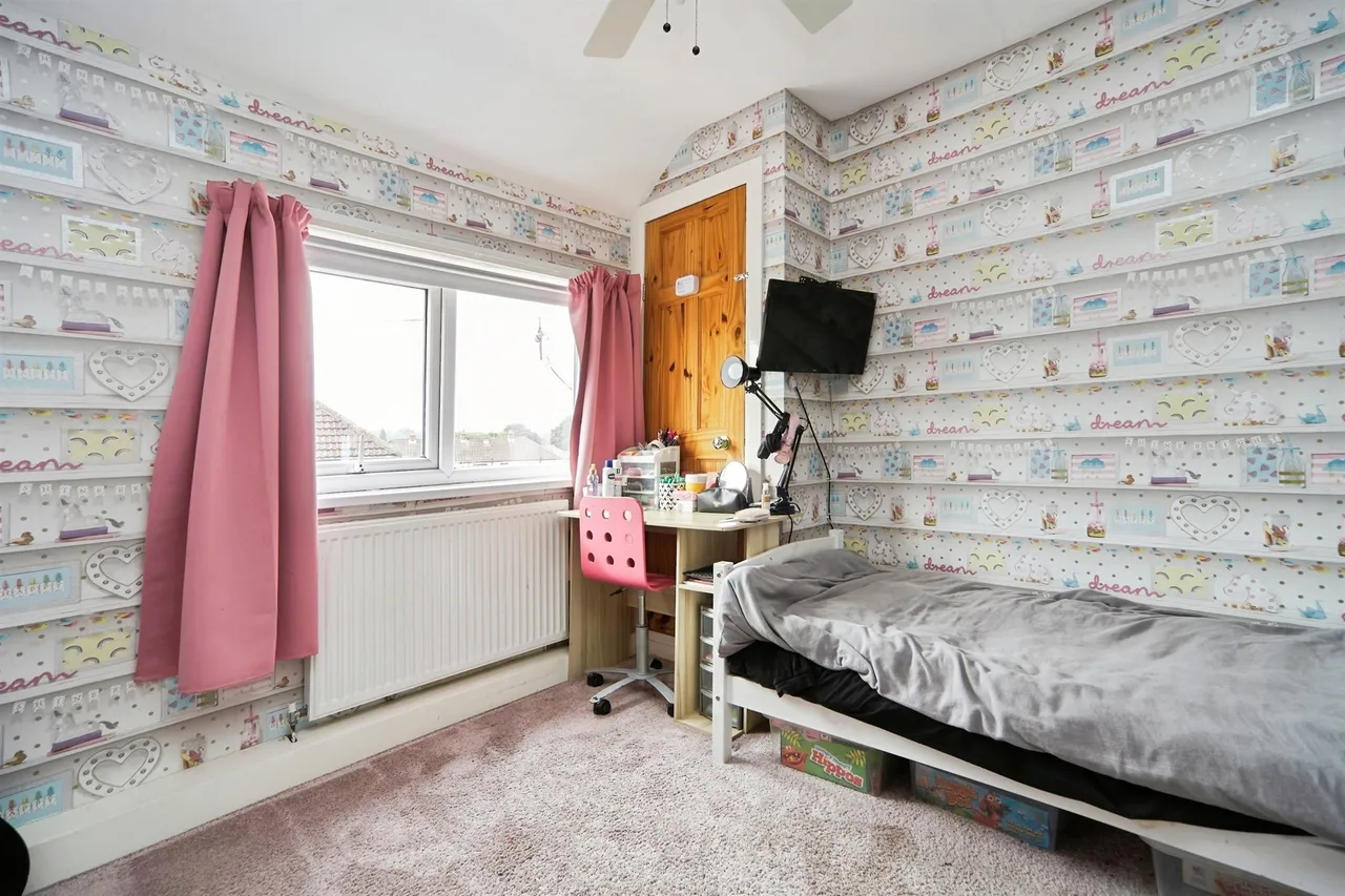 Keighley Road, Bingley, BD16, photo 10