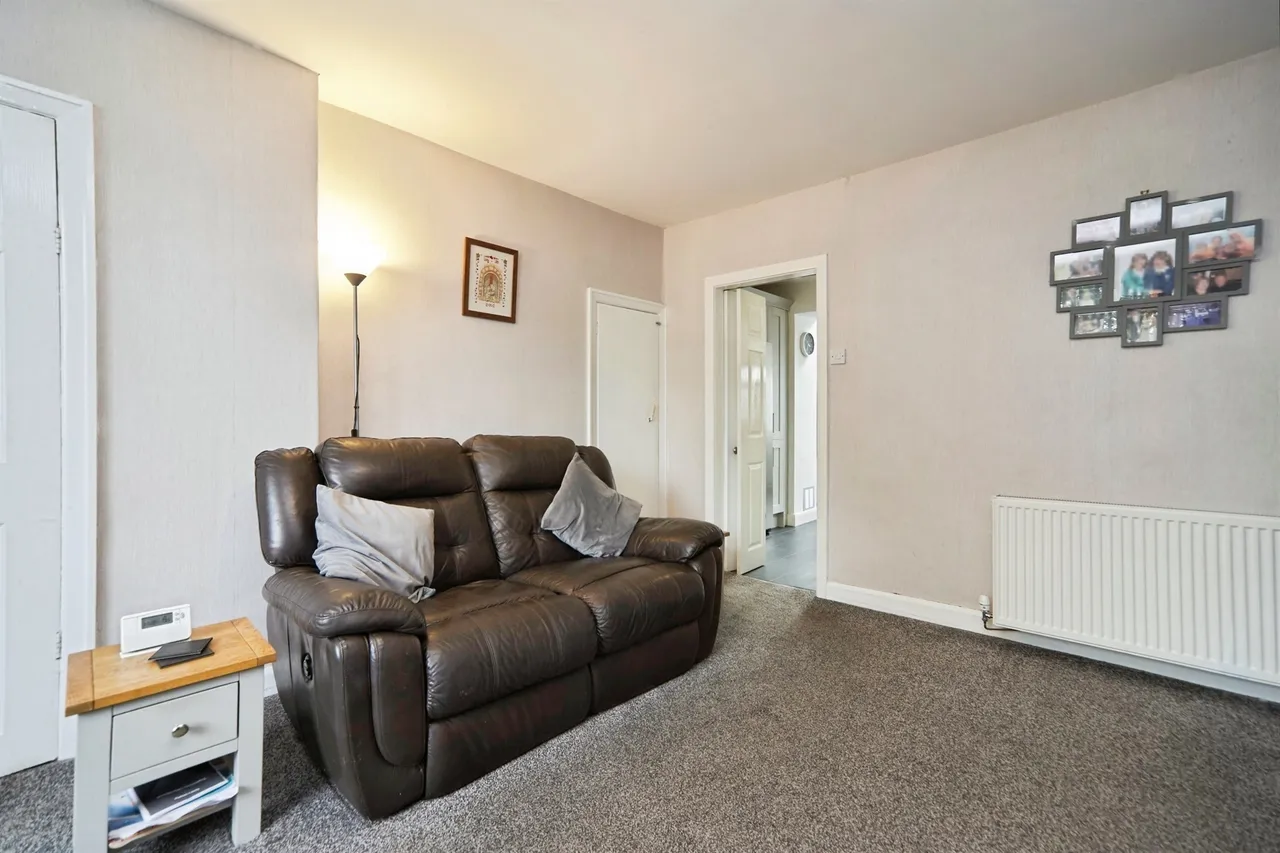 Keighley Road, Bingley, BD16, photo 3