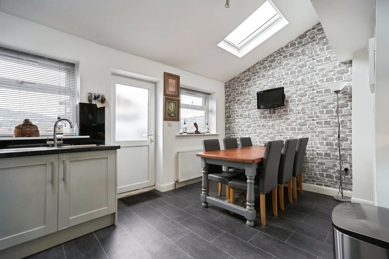 Keighley Road, Bingley, BD16, photo 6