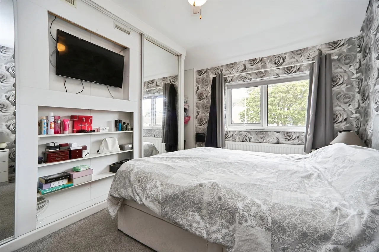 Keighley Road, Bingley, BD16, photo 8
