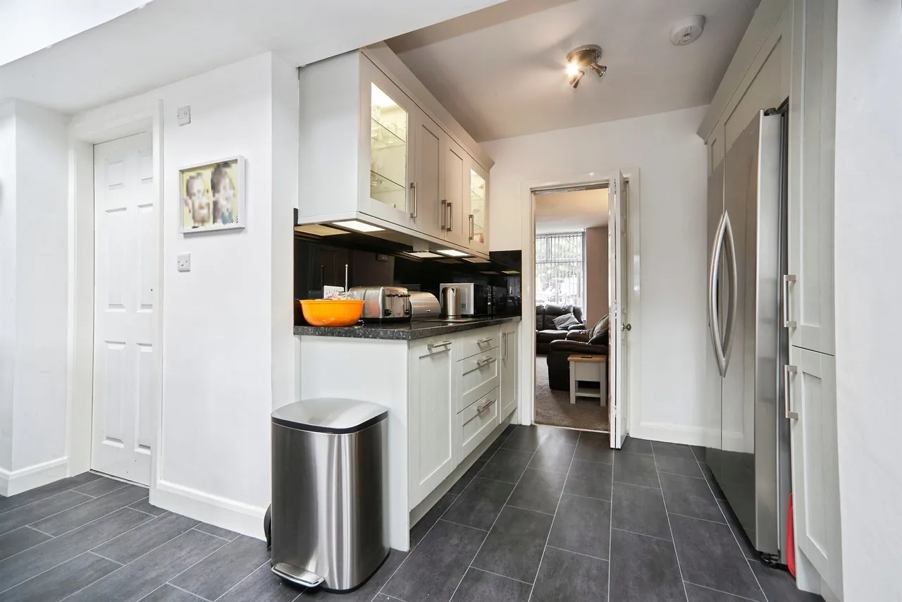 Keighley Road, Bingley, BD16, photo 4