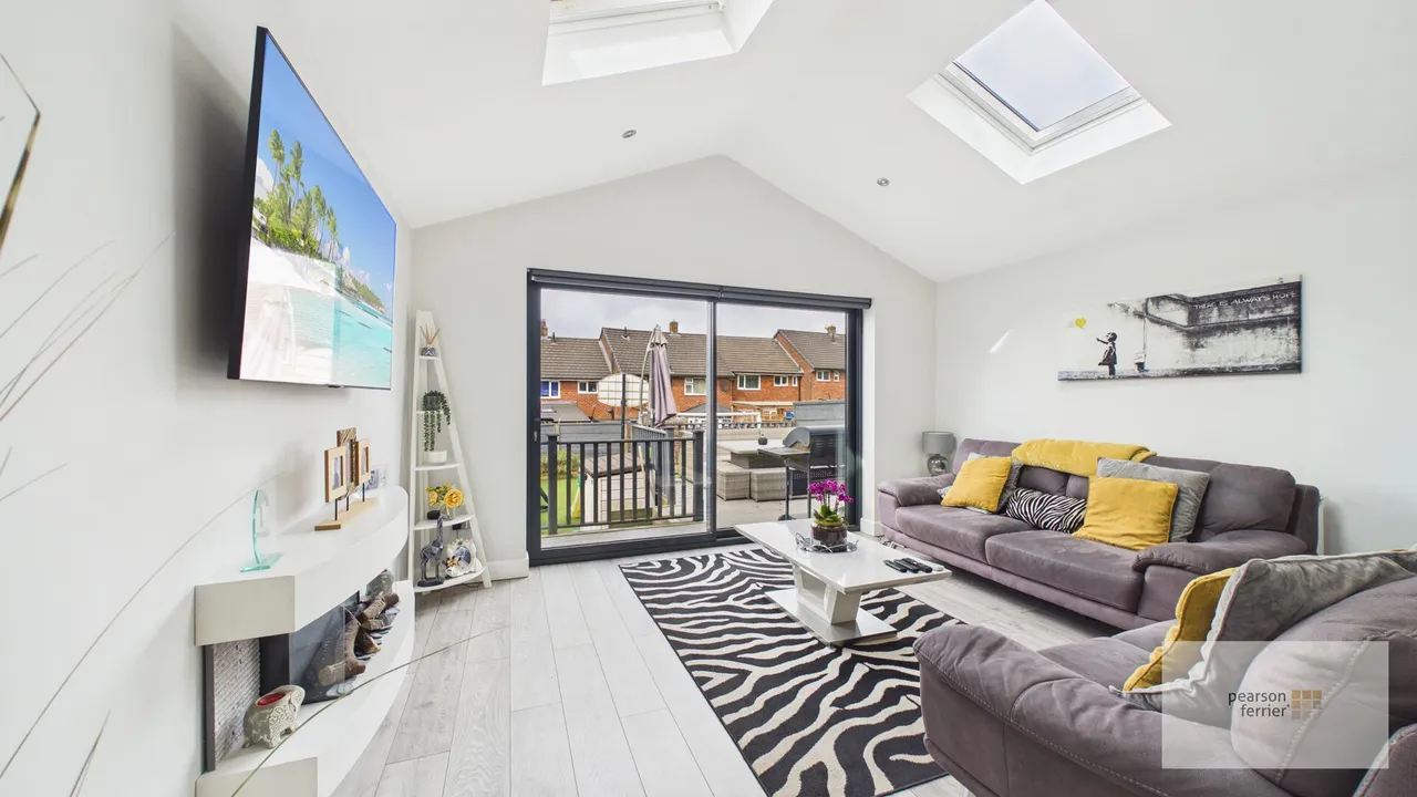 3 bed house for sale — Ribble Drive, Bury, BL9 6RT