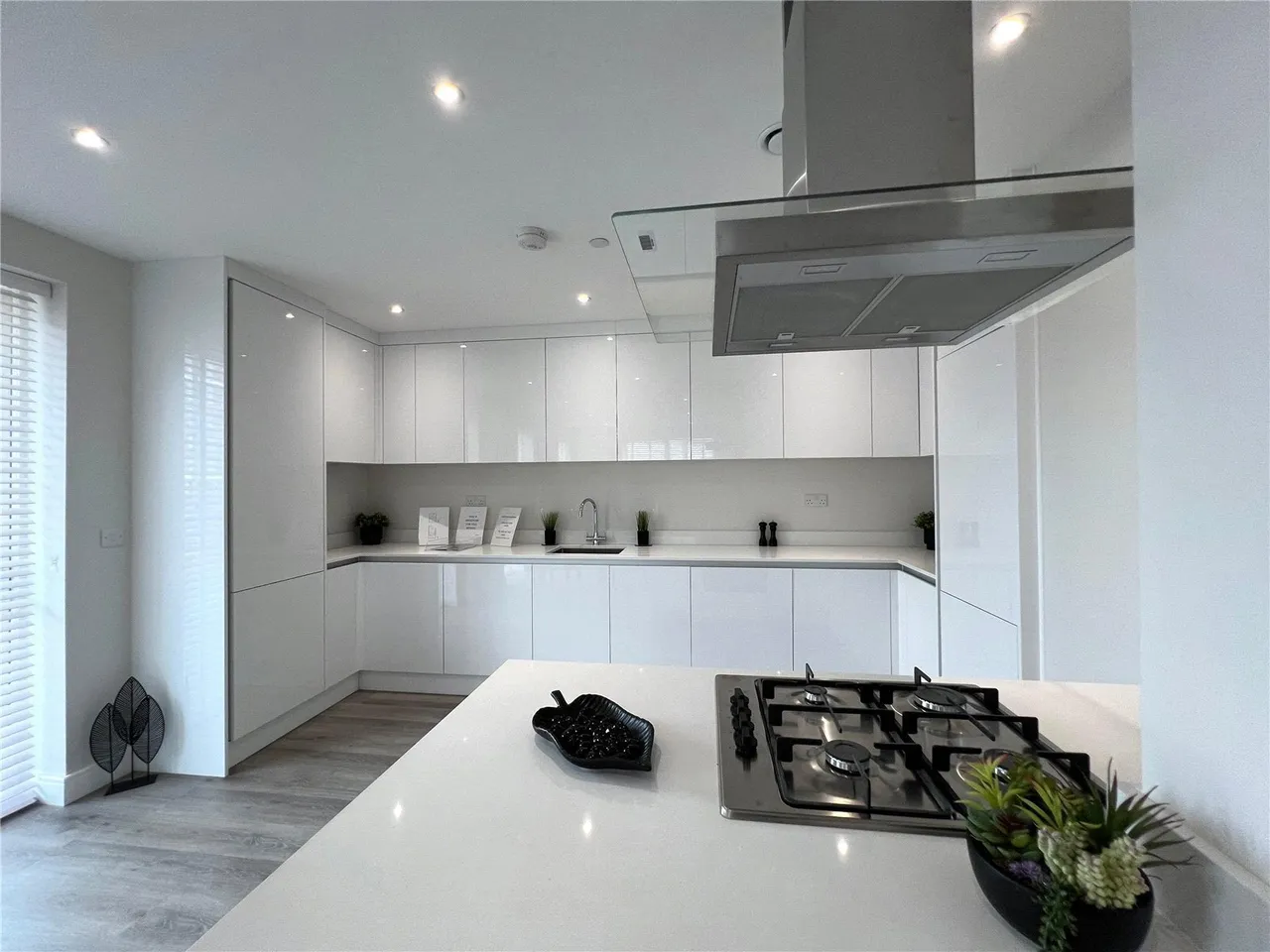 New Road, Rainham, RM13, photo 5
