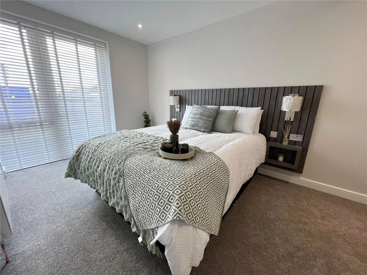New Road, Rainham, RM13, photo 6