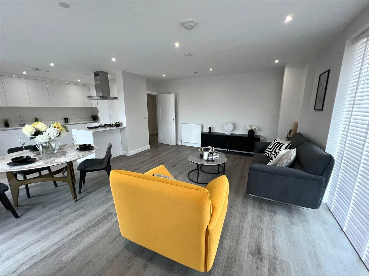 New Road, Rainham, RM13, photo 3