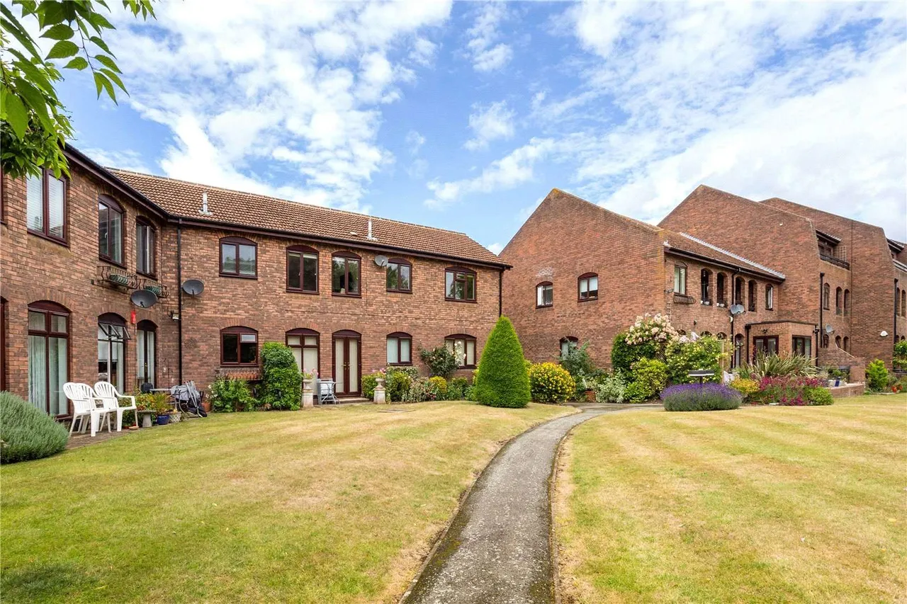 Tangier Lane, Eton, SL4, photo 4