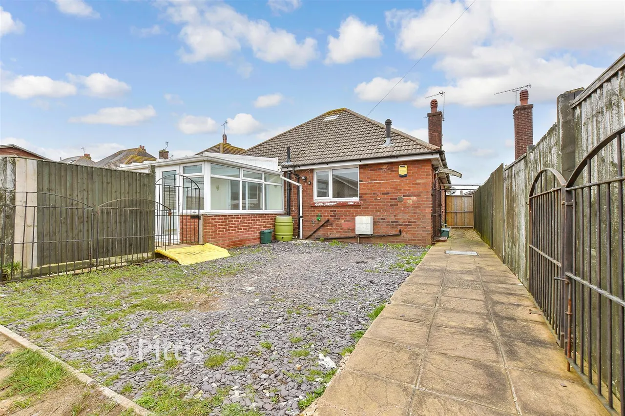 Newport Road, Apse Heath, PO36, photo 11