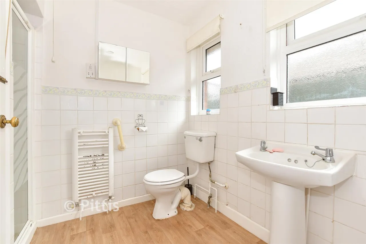 Newport Road, Apse Heath, PO36, photo 9