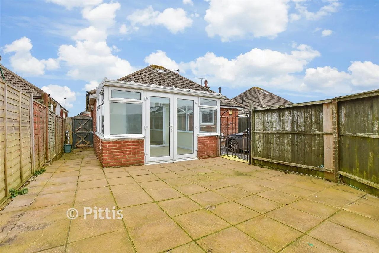 Newport Road, Apse Heath, PO36, photo 12